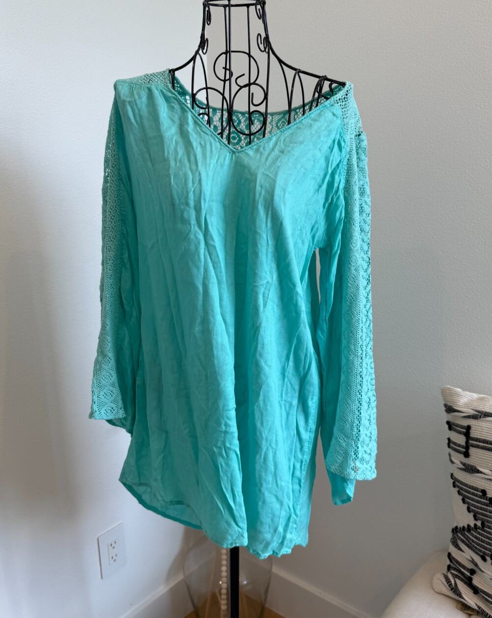 O'NEILL Cover-Up Green Lace Bell Sleeve TUNIC Pullover Top Small Beach/Swim